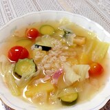 [ズッキーニ・ミニトマト・キャベツ]押し麦のスープ